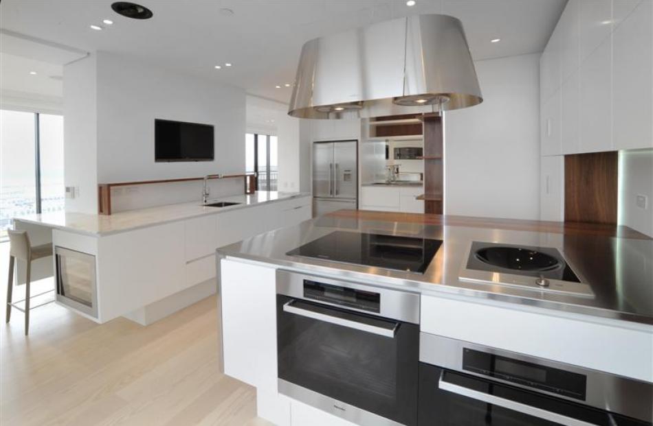 An airy, open-plan kitchen by Leonie Von Sturmer. Photo by Grant Southam.