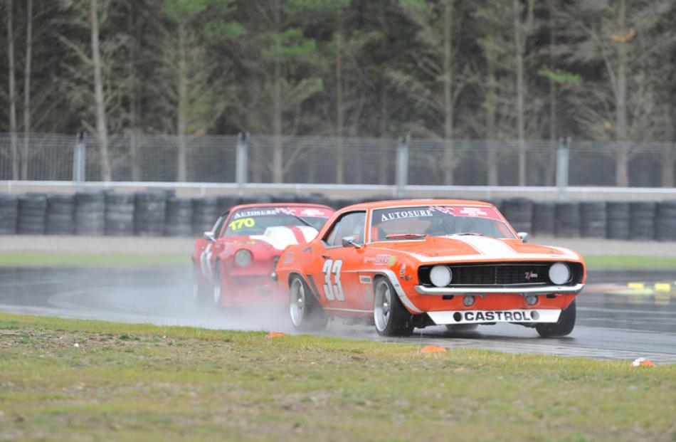 Car No. 33, driven by Steven Scoles of Dunedin, exits the hairpin.