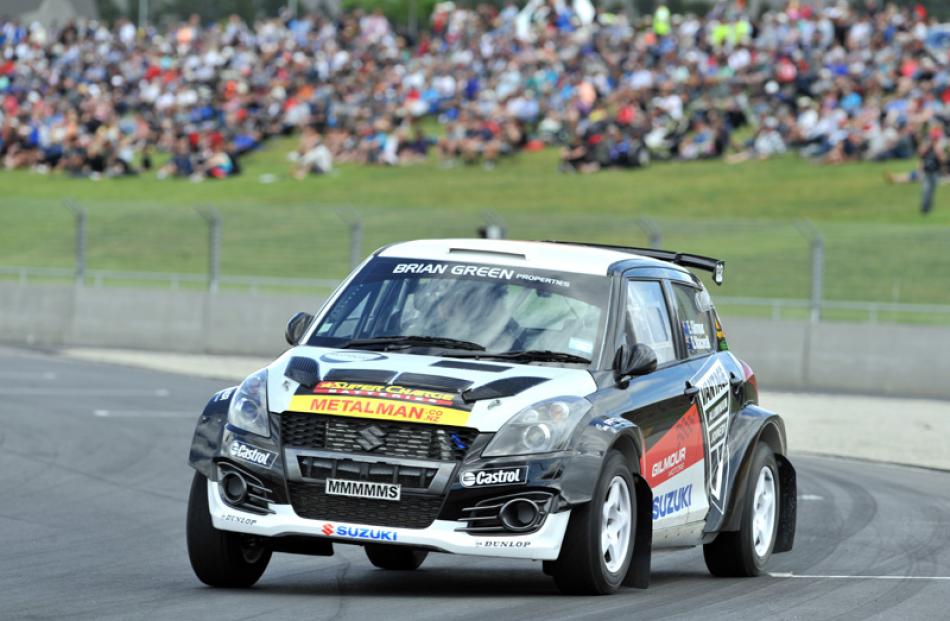 Dunedin rally star Emma Gilmore entertains the crowd.