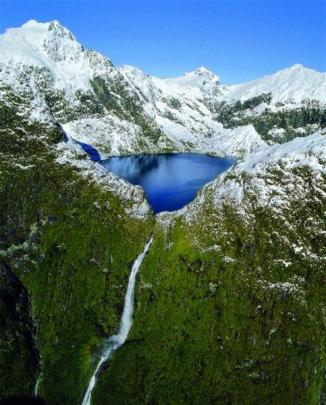 Sutherland Falls is the highest waterfall in New Zealand,  dropping more than 580m from Lake...
