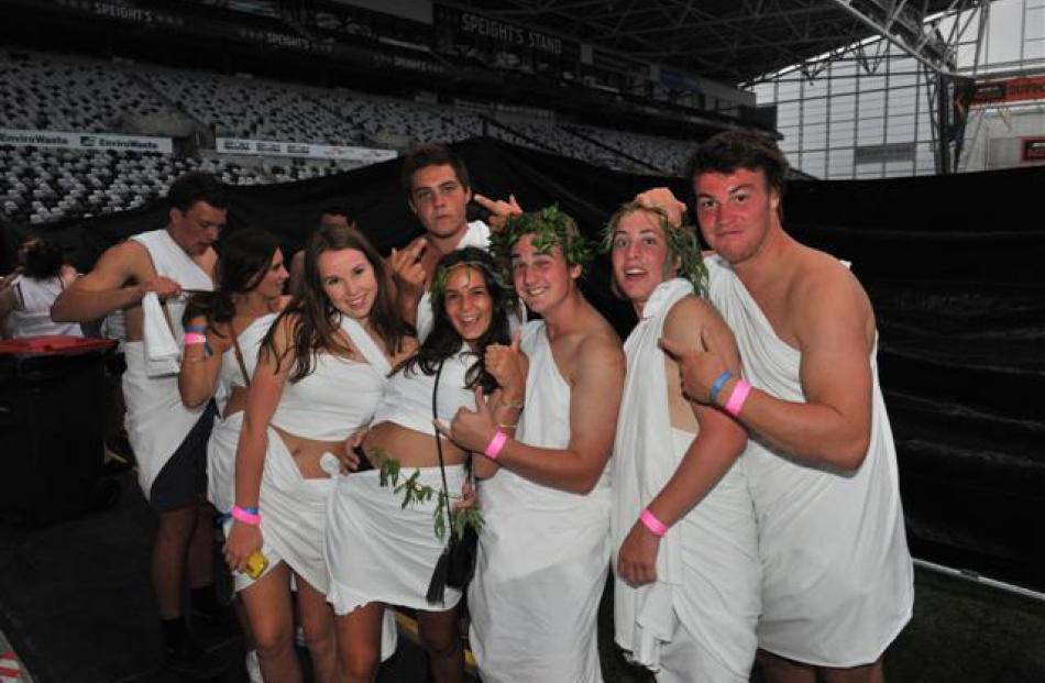 Photos Thousands Pack Stadium For Toga Party Otago Daily Times 