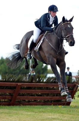 Jessica McCraw of Dunedin with Ollie compete in a novice hack event.