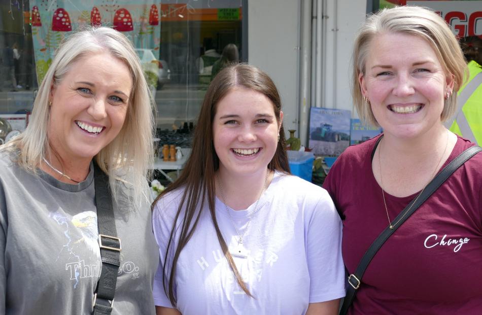 Jasmine Goodwin and daughter Willow, 16, of Balclutha, and Helen van der Linden, of Tapanui.
