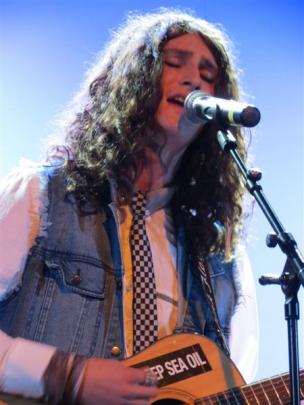 2013 Songstars winner Sam Maxwell returned to perform Slipped and Fall.