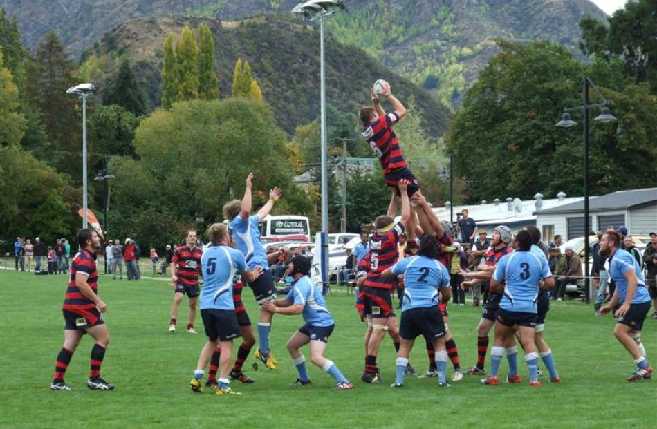 Arrowtown  secures the ball from a line-out.
