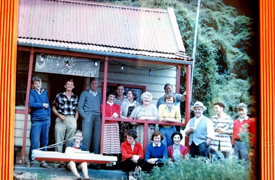 The Solomon and Thomas families at Kaio Cottage in 1957.