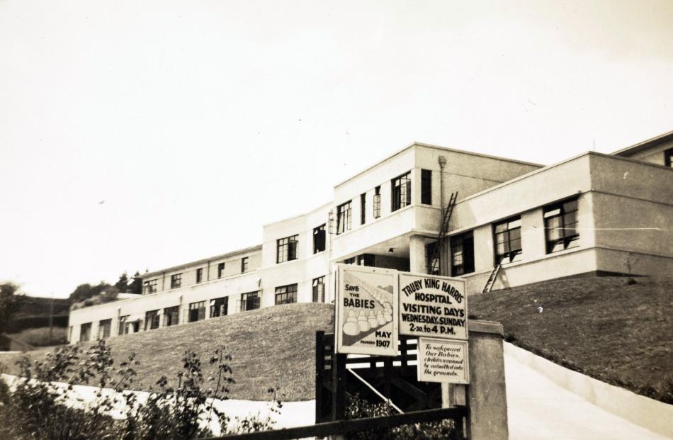 Modernist architecture between the wars was characterised by a preoccupation with cleanliness,...