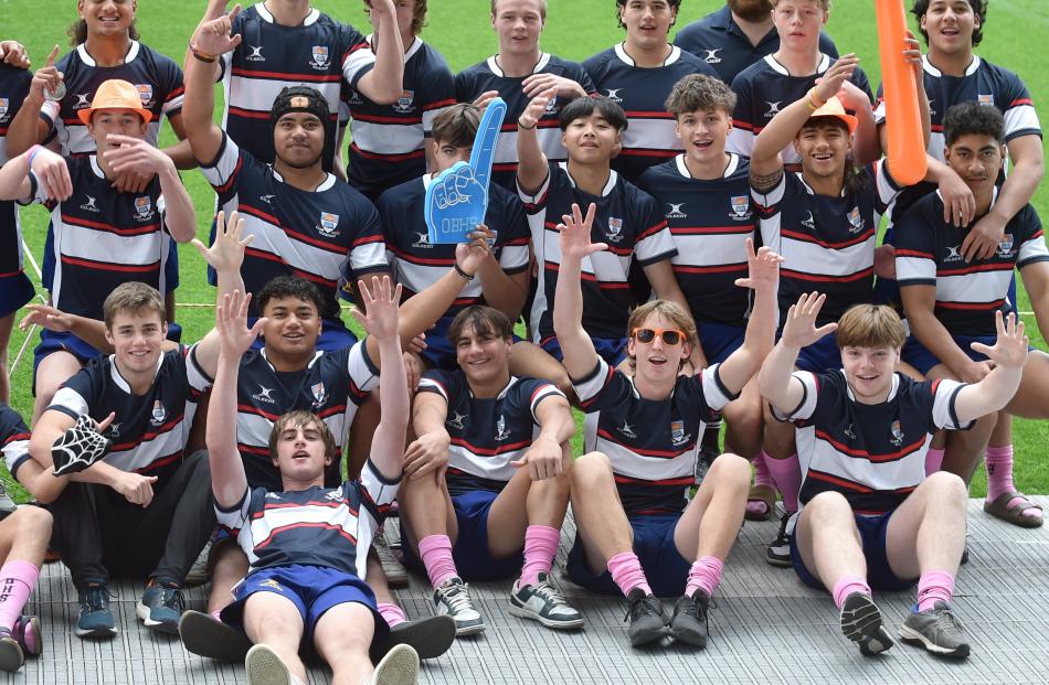 The Otago Boys' High School first XV took part in the relay.