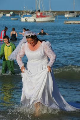 Linda Bullard comes ashore.