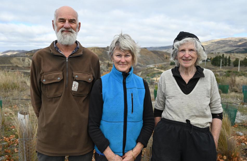 Volunteers Lester and Jill Marshall and Jo Butel, all of Bannockburn.