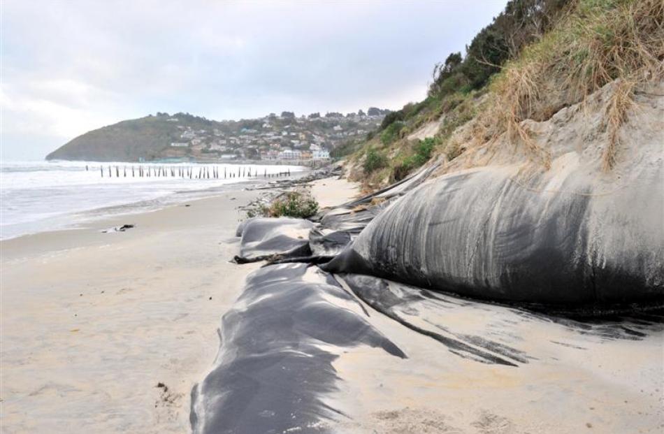 An exposed ''sand sausage''.