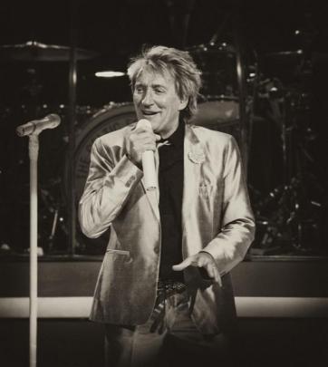 Rod Stewart performs at Caesars Palace, Las Vegas, last November. Photo by Denise Truscello.