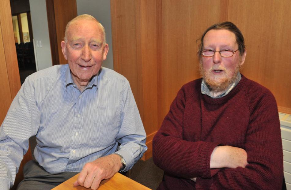 Ian Farquhar of Dunedin, and Roy Thompson of Sawyers Bay.