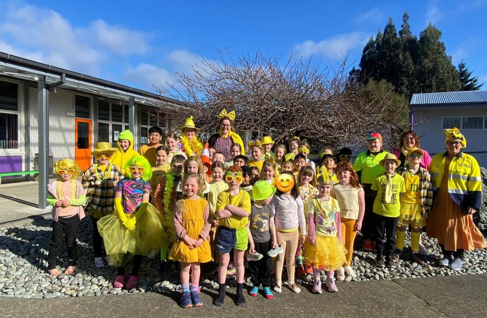 Mossburn School pupils dress in yellow. PHOTO: SUPPLIED
