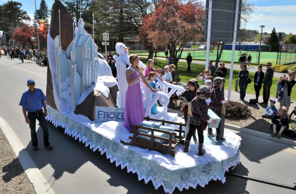 Alexandra and Dunstan Lions Club float "Frozen" with festival princess Sharon Ferria.