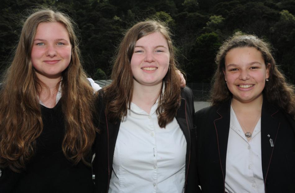 Maria Larsen (15), Erica Stedman (15) and Lydie Leurquin (15).