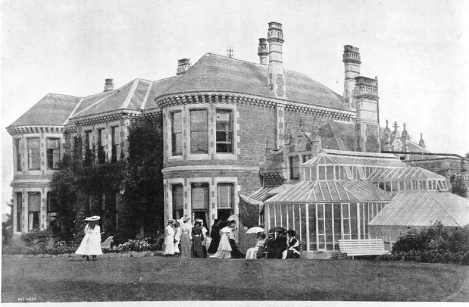 Marinoto House was a popular venue for garden parties in 1906.