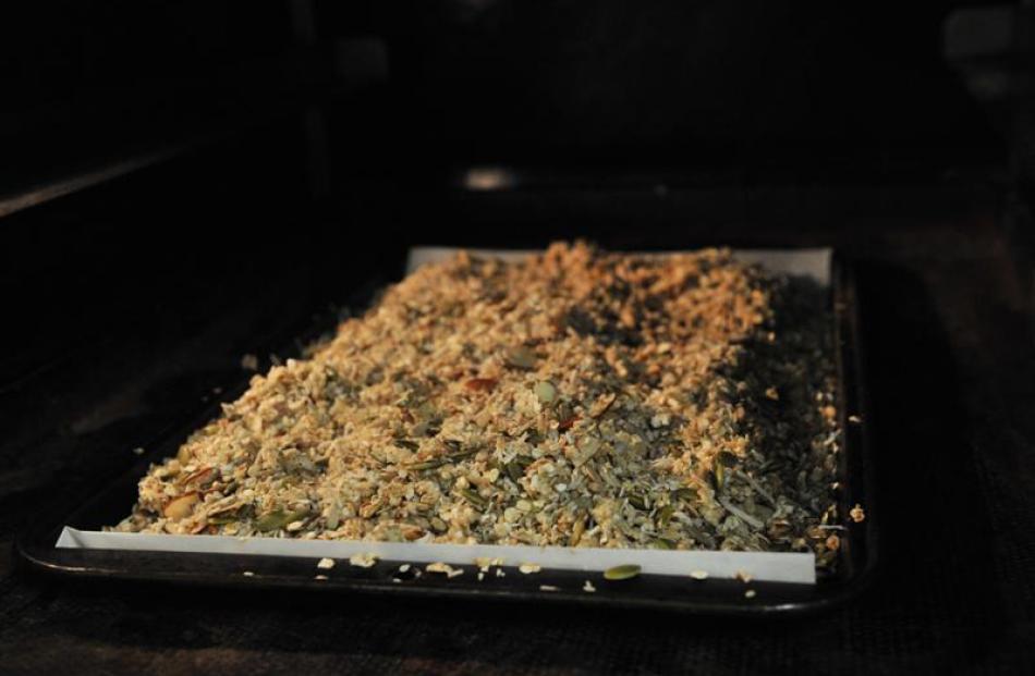Granola Step 3).