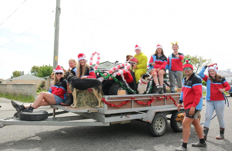 The Upper Waitaki Young Farmers and their dogs. 