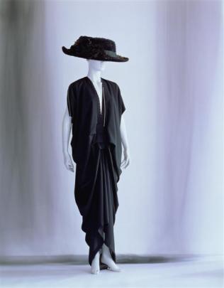 Yohji Yamamoto autumn/winter 1993-94.