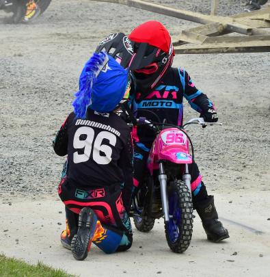 Ollie Cunningham, 10, gave his sister Cerys, 5, both of Invercargill, some pre-race advice ...