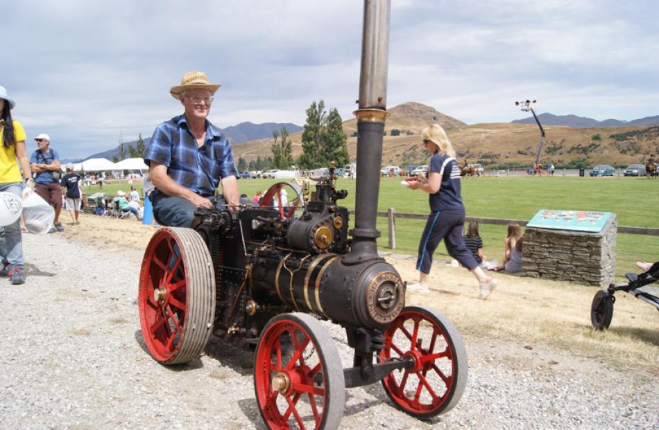 Owen Bennett, of Greenhills, Invercargill, with his model Burrell traction engine.