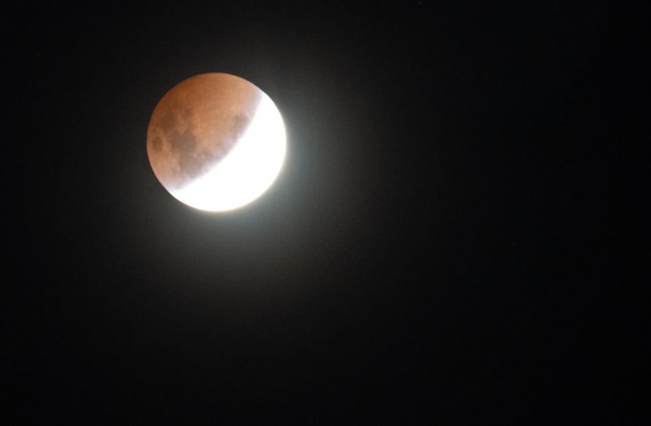 Return of the moon (Izumi S.U.)