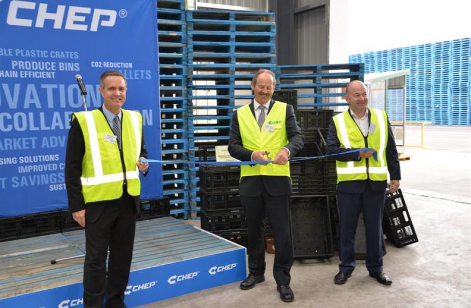 Chep Asia Pacific president Phillip Austin (left), Chep New Zealand country manager Mike O'Brien...