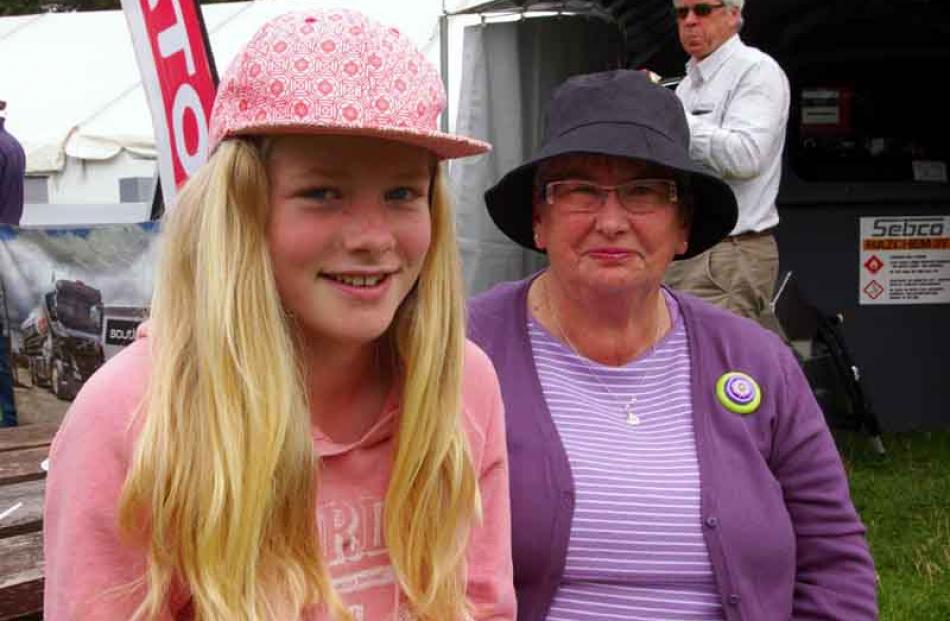 Stephanie Gray (11) and Dawn Gosney, both of Balclutha.