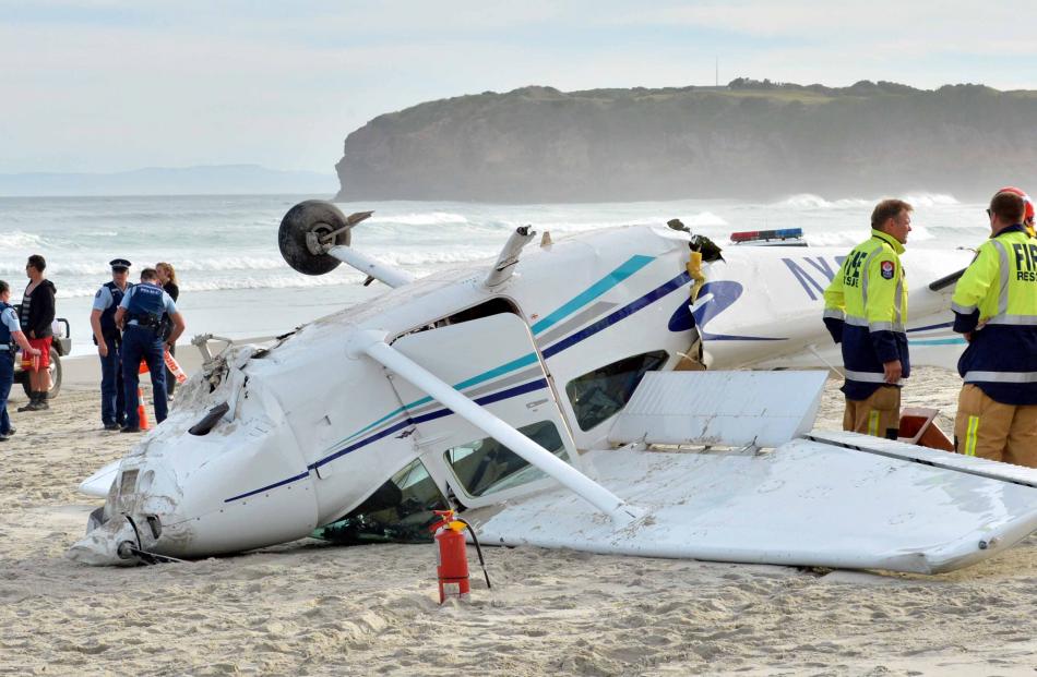 The crashed plane  on Tomahawk Beach. Photo by Gerard O'Brien