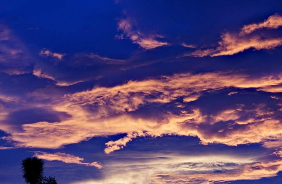 Just two minutes later, it was a very different sky. Photo by Glen Turner