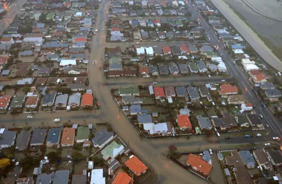 Hargest Cres with Forbury Park (right).