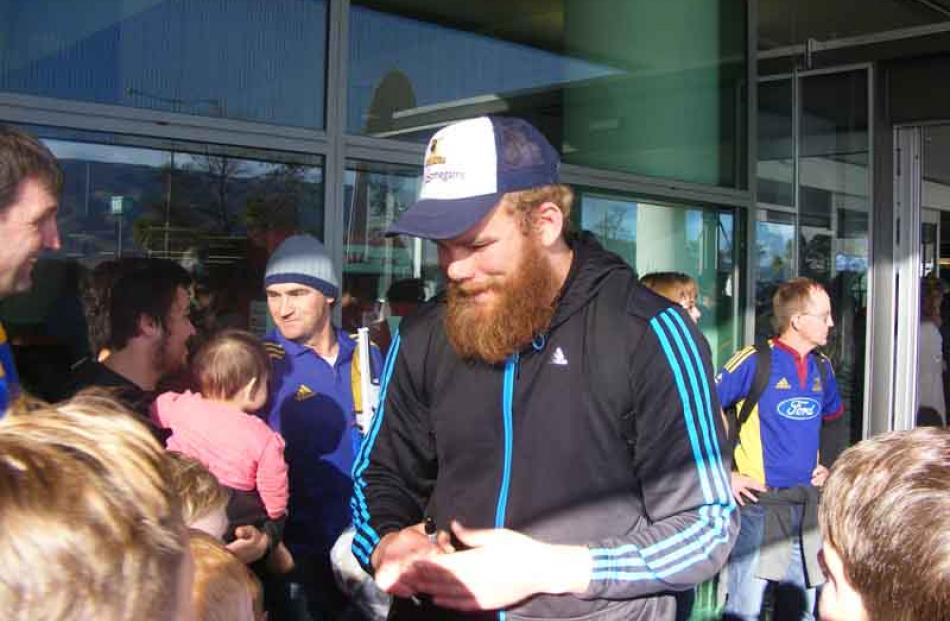 Mark Reddish meets fans.