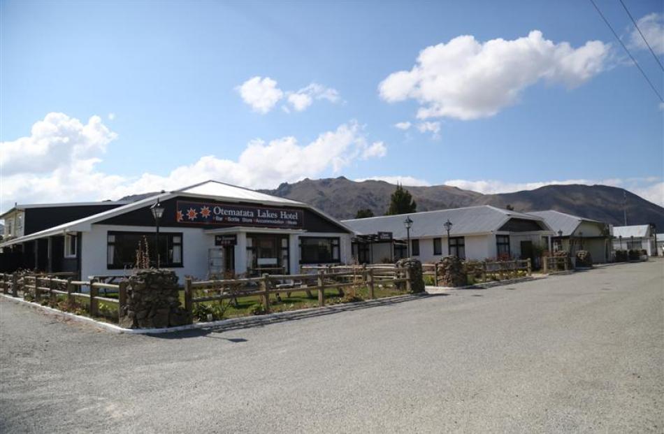 The Otematata Lakes Hotel complex.