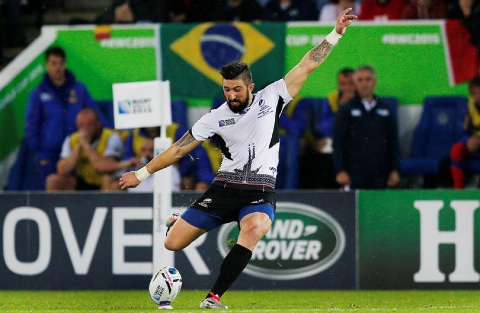 Florin Vlaicu kicks the winning penalty goal for Romania, as they came back from 15-0 down to win...