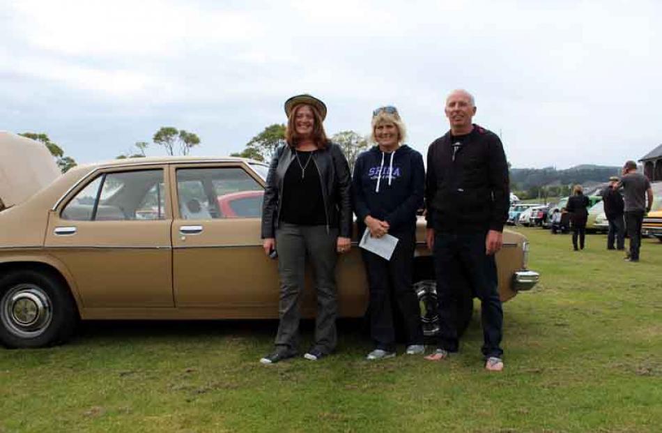 Gaylene Ross of Kaka Point, with Marilyn and Robert Oliver, of Wanaka.