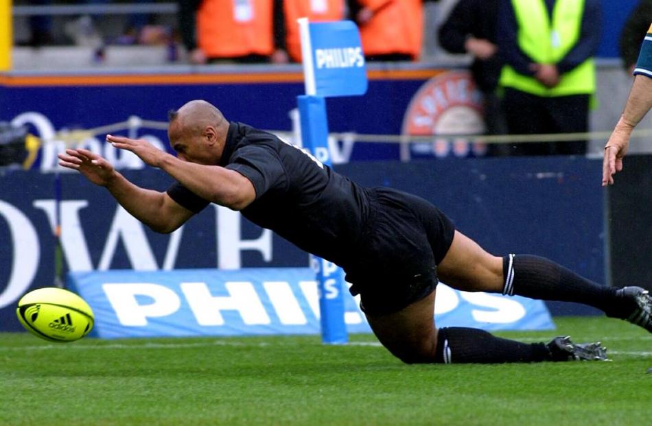 Jonah Lomu played his 50th test at Carisbrook and marked the occasion with a try in the opening...