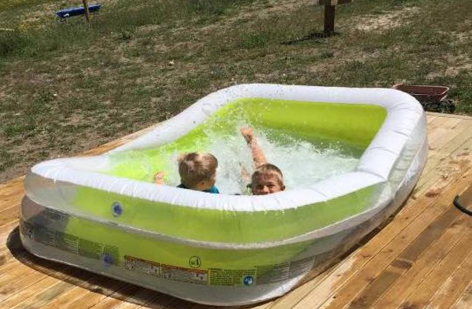 Kids having a great time cooling off. Photo: Nicole Broekhuyse