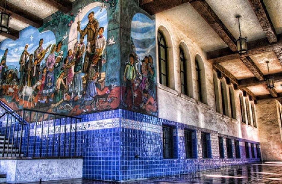 Olvera Street mural. DISCOVER LOS ANGELES