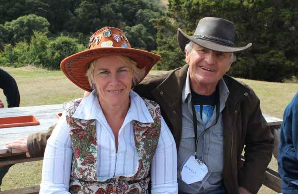 Ruth Barnett and Neil Vickers, both of Balclutha.