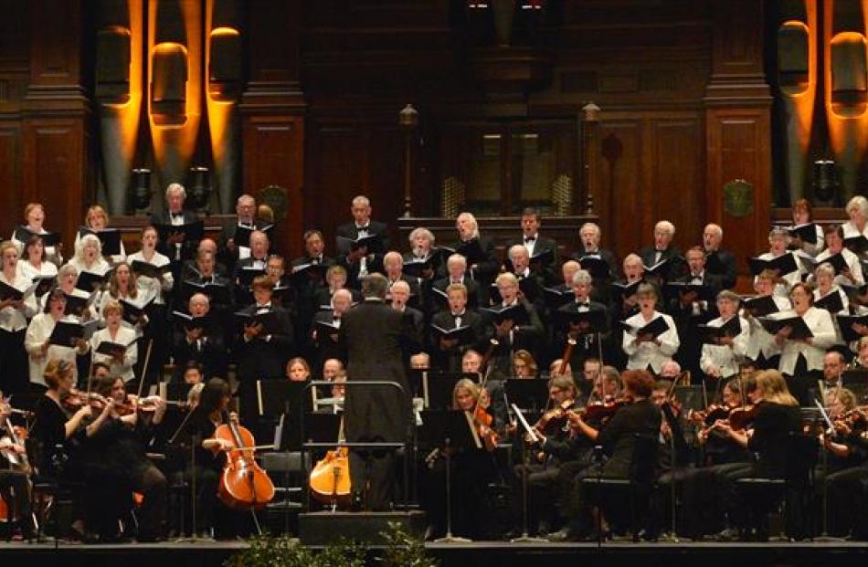 Tecwyn Evans conducts the Dunedin Symphony Orchestra and City Choir Dunedin in Anthony Ritchie’s...