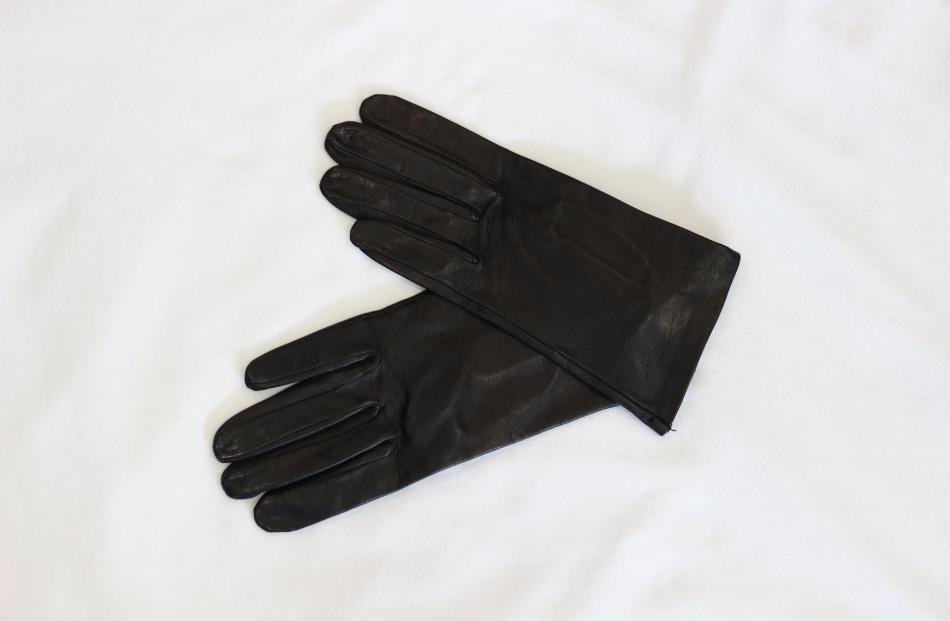 Oroton gloves