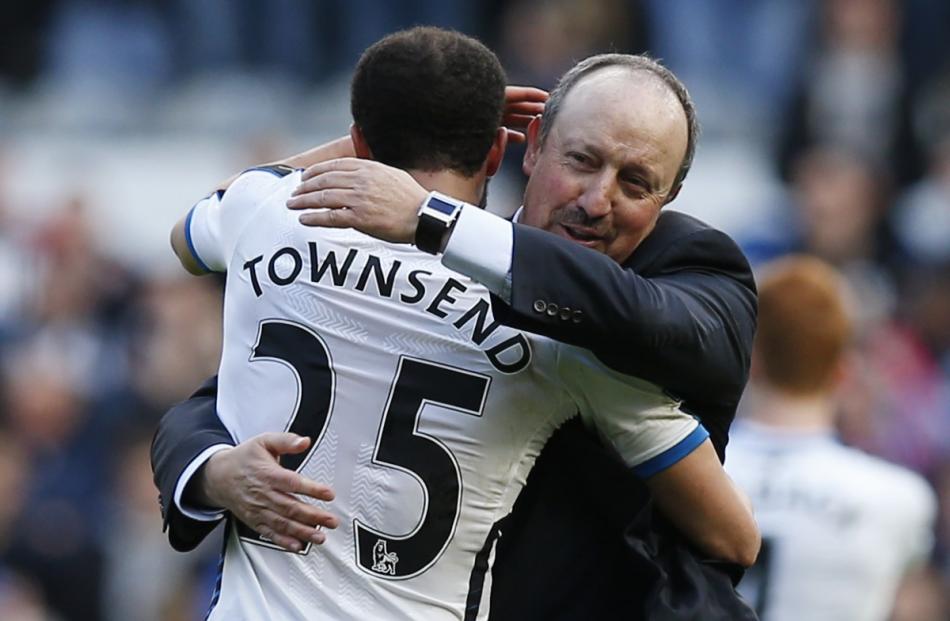 Newcastle manager Rafael Benitez celebrates with Andros Townsend at the end of the match. Photo...