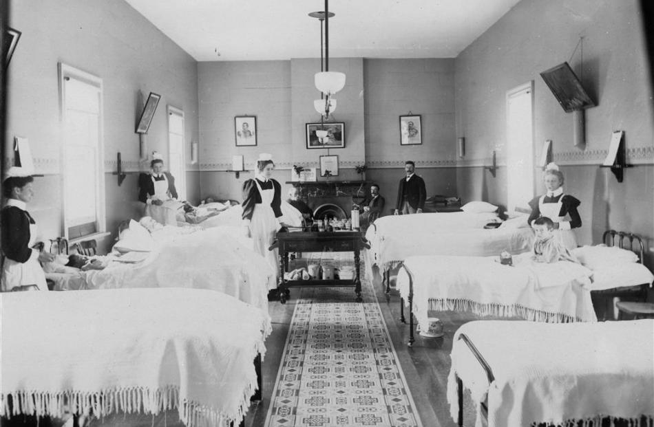 The men’s surgical ward,  1898.