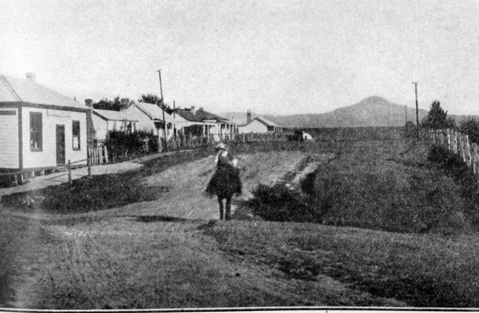 The main street of Karitane. - Otago Witness, 7.6.1916.