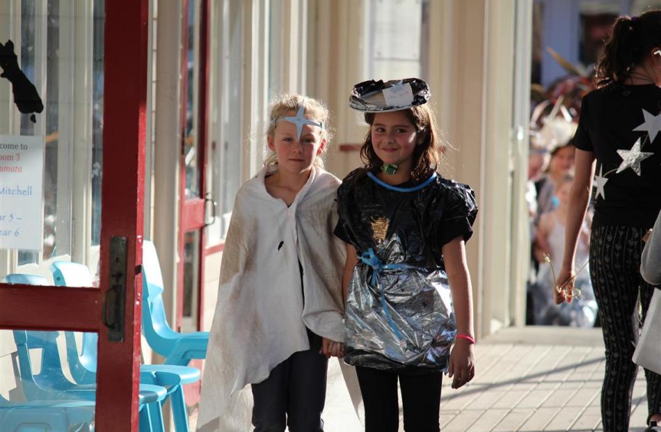 Eleana Daley (8) and Jacinta Herrera Rojas (10).