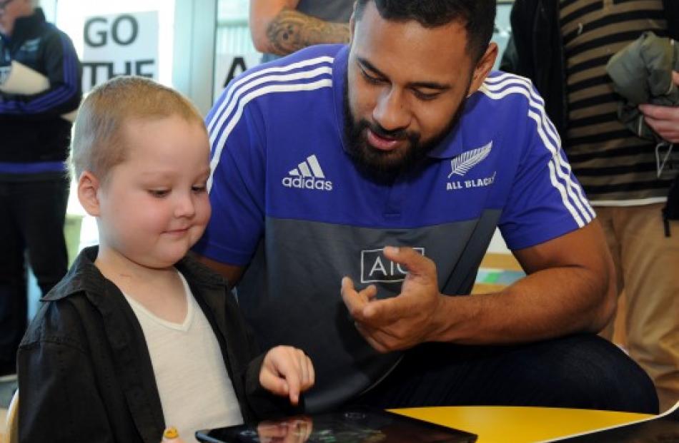 Patrick Tuipulotu with Kashray Michelle.