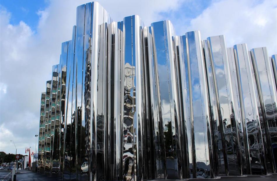 The Govett-Brewster Art Gallery and Len Lye Centre in New 
...