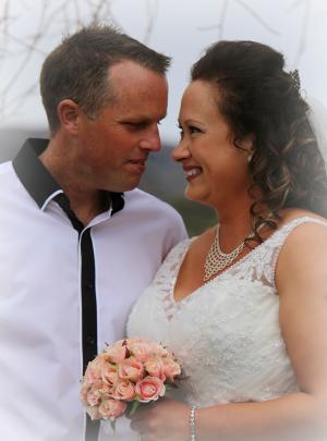 Dan and Rochelle Mason
Photographer: Sharon Hawker