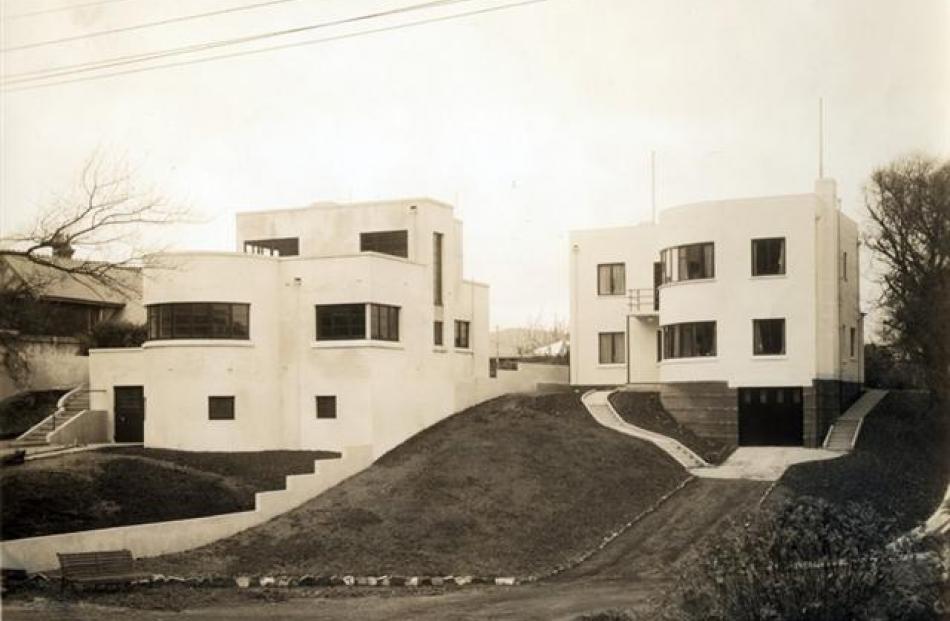 Then... Lawson and Lousely houses designed by Miller and White (1936-37) on the corner of Pitt St...